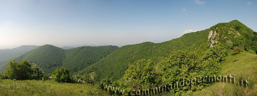 09 04136 Panoramica dal Canto basso verso la valle del Braghizza e Maresana.jpg